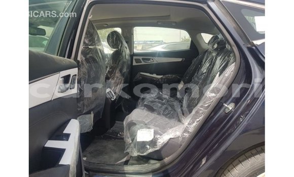 Acheter Import Voiture Kia Cadenza Bleu à Import - Dubai, Grande Comore Acheter Import Voiture Kia Cadenza Bleu à Import - Dubai, Grande Comore