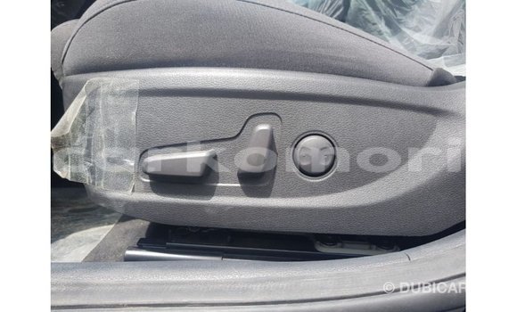 Acheter Import Voiture Kia Cadenza Bleu à Import - Dubai, Grande Comore Acheter Import Voiture Kia Cadenza Bleu à Import - Dubai, Grande Comore