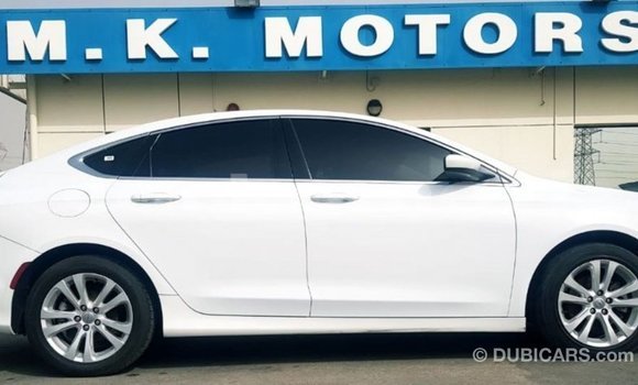Acheter Import Voiture Chrysler 200 Blanc à Import - Dubai, Grande Comore Acheter Import Voiture Chrysler 200 Blanc à Import - Dubai, Grande Comore