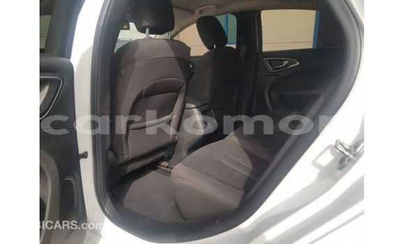 Acheter Import Voiture Chrysler 200 Blanc à Import - Dubai, Grande Comore Acheter Import Voiture Chrysler 200 Blanc à Import - Dubai, Grande Comore
