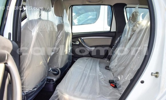Acheter Import Voiture Renault Duster Blanc à Import - Dubai, Grande Comore Acheter Import Voiture Renault Duster Blanc à Import - Dubai, Grande Comore