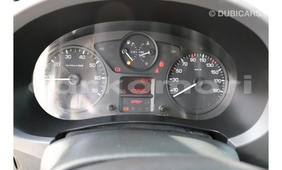 Acheter Import Voiture Peugeot Partner Blanc à Import - Dubai, Grande Comore