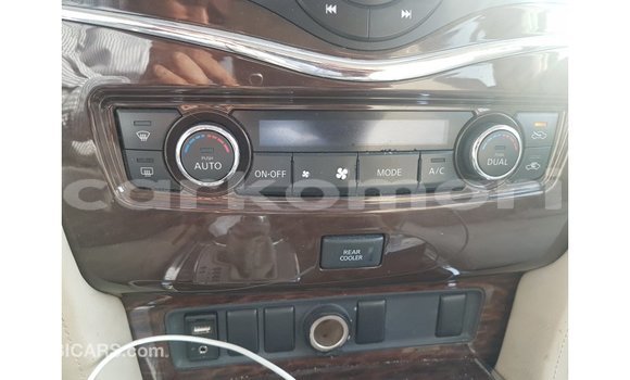 Buy Import Toyota Land Cruiser Beige Car in Import - Dubai in Great Comore Buy Import Toyota Land Cruiser Beige Car in Import - Dubai in Great Comore