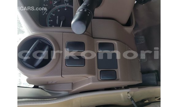 Buy Import Toyota Land Cruiser Beige Car in Import - Dubai in Great Comore Buy Import Toyota Land Cruiser Beige Car in Import - Dubai in Great Comore