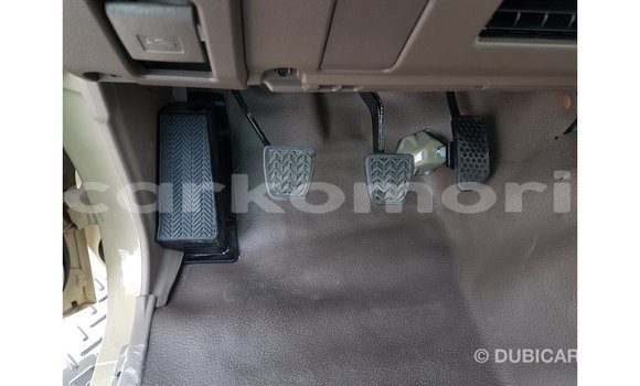 Buy Import Toyota Land Cruiser Beige Car in Import - Dubai in Great Comore Buy Import Toyota Land Cruiser Beige Car in Import - Dubai in Great Comore