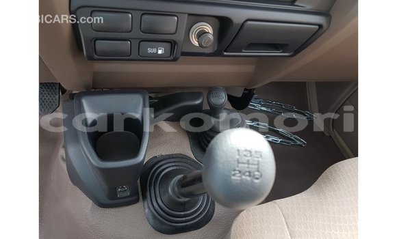 Buy Import Toyota Land Cruiser Beige Car in Import - Dubai in Great Comore Buy Import Toyota Land Cruiser Beige Car in Import - Dubai in Great Comore