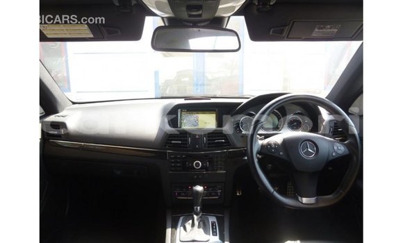 Acheter Import Voiture Mercedes-Benz 190 Autre à Import - Dubai, Grande Comore Acheter Import Voiture Mercedes-Benz 190 Autre à Import - Dubai, Grande Comore