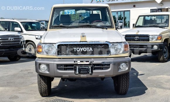 Acheter Import Voiture Toyota Land Cruiser Beige à Import - Dubai, Grande Comore Acheter Import Voiture Toyota Land Cruiser Beige à Import - Dubai, Grande Comore
