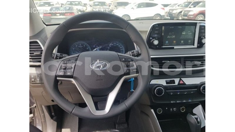 Big with watermark hyundai tucson grande comore import dubai 2957
