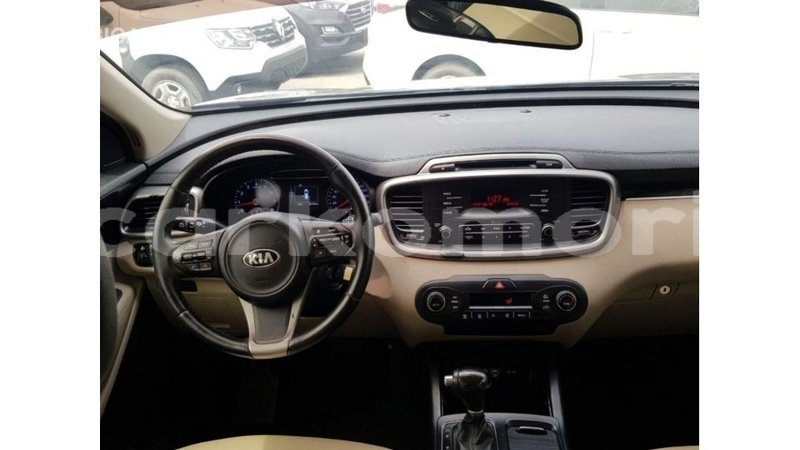Big with watermark kia sorento great comore import dubai 2959