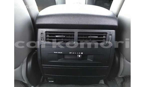 Buy Import Toyota Land Cruiser White Car in Import - Dubai in Great Comore Buy Import Toyota Land Cruiser White Car in Import - Dubai in Great Comore