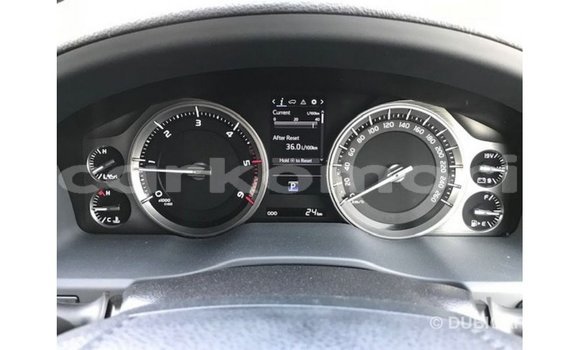 Buy Import Toyota Land Cruiser White Car in Import - Dubai in Great Comore Buy Import Toyota Land Cruiser White Car in Import - Dubai in Great Comore
