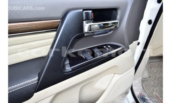 Buy Import Toyota Land Cruiser White Car in Import - Dubai in Great Comore Buy Import Toyota Land Cruiser White Car in Import - Dubai in Great Comore