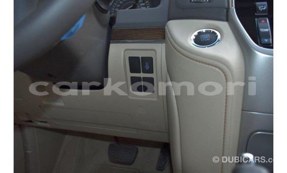 Buy Import Toyota Land Cruiser White Car in Import - Dubai in Great Comore Buy Import Toyota Land Cruiser White Car in Import - Dubai in Great Comore