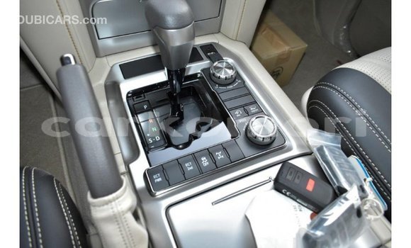 Buy Import Toyota Land Cruiser White Car in Import - Dubai in Great Comore Buy Import Toyota Land Cruiser White Car in Import - Dubai in Great Comore