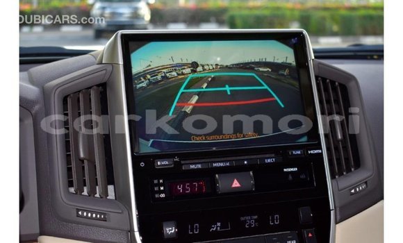 Buy Import Toyota Land Cruiser White Car in Import - Dubai in Great Comore Buy Import Toyota Land Cruiser White Car in Import - Dubai in Great Comore