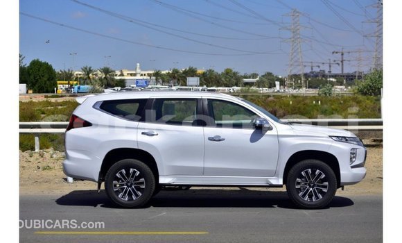 Buy Import Mitsubishi Montero White Car in Import - Dubai in Great Comore Buy Import Mitsubishi Montero White Car in Import - Dubai in Great Comore