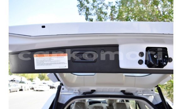 Buy Import Mitsubishi Montero White Car in Import - Dubai in Great Comore Buy Import Mitsubishi Montero White Car in Import - Dubai in Great Comore