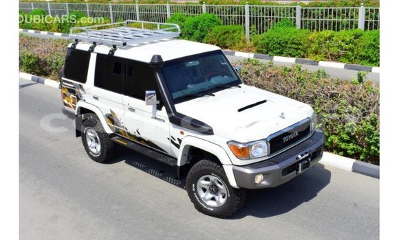 Buy Import Toyota Land Cruiser White Car in Import - Dubai in Great Comore Buy Import Toyota Land Cruiser White Car in Import - Dubai in Great Comore