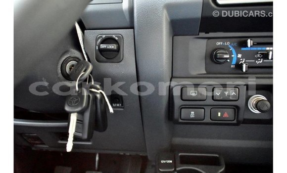 Buy Import Toyota Land Cruiser White Car in Import - Dubai in Great Comore Buy Import Toyota Land Cruiser White Car in Import - Dubai in Great Comore