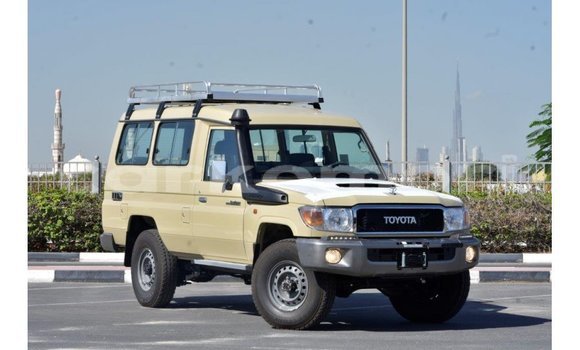 Buy Import Toyota Land Cruiser Beige Car in Import - Dubai in Great Comore Buy Import Toyota Land Cruiser Beige Car in Import - Dubai in Great Comore
