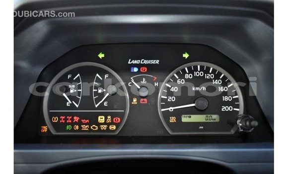 Buy Import Toyota Land Cruiser Beige Car in Import - Dubai in Great Comore Buy Import Toyota Land Cruiser Beige Car in Import - Dubai in Great Comore