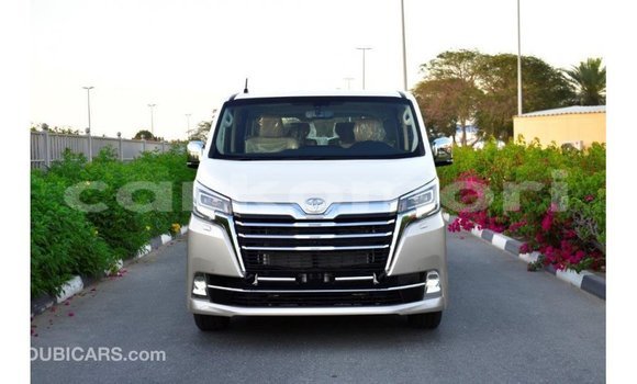 Buy Import Toyota Granvia White Car in Import - Dubai in Great Comore Buy Import Toyota Granvia White Car in Import - Dubai in Great Comore