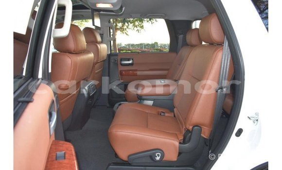 Buy Import Toyota Sequoia White Car in Import - Dubai in Great Comore Buy Import Toyota Sequoia White Car in Import - Dubai in Great Comore