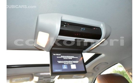 Buy Import Toyota Sequoia White Car in Import - Dubai in Great Comore Buy Import Toyota Sequoia White Car in Import - Dubai in Great Comore