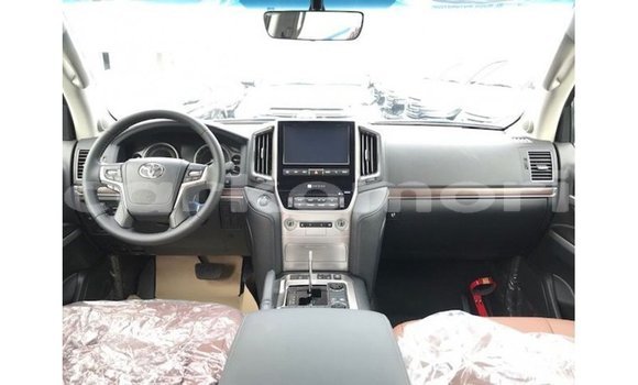Buy Import Toyota Land Cruiser Black Car in Import - Dubai in Great Comore Buy Import Toyota Land Cruiser Black Car in Import - Dubai in Great Comore