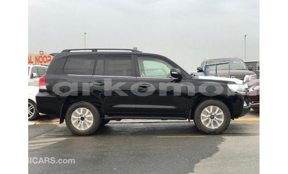 Buy Import Toyota Land Cruiser Black Car in Import - Dubai in Great Comore Buy Import Toyota Land Cruiser Black Car in Import - Dubai in Great Comore