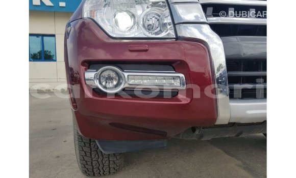 Acheter Import Voiture Mitsubishi Pajero Rouge à Import - Dubai, Grande Comore Acheter Import Voiture Mitsubishi Pajero Rouge à Import - Dubai, Grande Comore