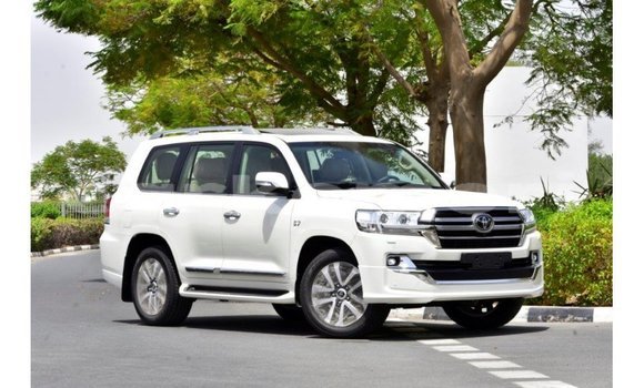 Buy Import Toyota Land Cruiser White Car in Import - Dubai in Great Comore Buy Import Toyota Land Cruiser White Car in Import - Dubai in Great Comore