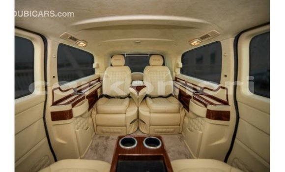 Acheter Import Voiture Mercedes-Benz 250 Noir à Import - Dubai, Grande Comore