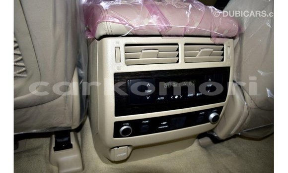 Buy Import Toyota Land Cruiser White Car in Import - Dubai in Great Comore Buy Import Toyota Land Cruiser White Car in Import - Dubai in Great Comore