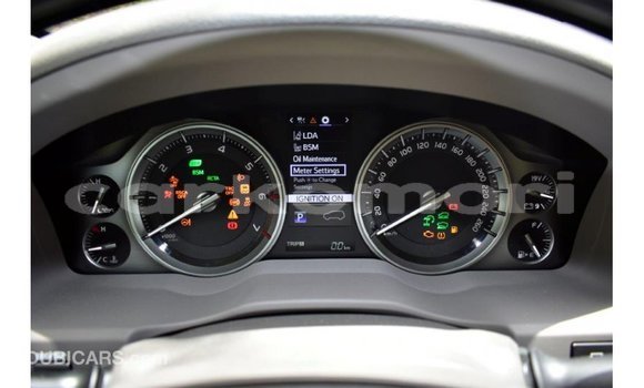 Buy Import Toyota Land Cruiser White Car in Import - Dubai in Great Comore Buy Import Toyota Land Cruiser White Car in Import - Dubai in Great Comore