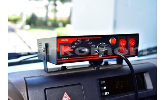 Buy Import Toyota Land Cruiser White Car in Import - Dubai in Great Comore Buy Import Toyota Land Cruiser White Car in Import - Dubai in Great Comore