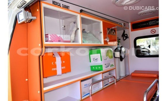 Buy Import Toyota Land Cruiser White Car in Import - Dubai in Great Comore Buy Import Toyota Land Cruiser White Car in Import - Dubai in Great Comore