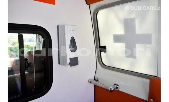 Buy Import Toyota Land Cruiser White Car in Import - Dubai in Great Comore Buy Import Toyota Land Cruiser White Car in Import - Dubai in Great Comore