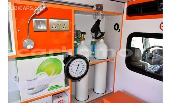 Buy Import Toyota Land Cruiser White Car in Import - Dubai in Great Comore Buy Import Toyota Land Cruiser White Car in Import - Dubai in Great Comore