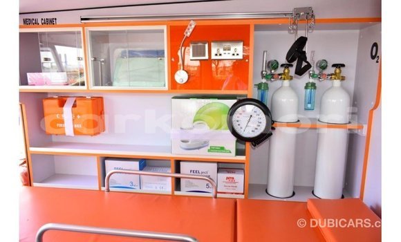 Buy Import Toyota Land Cruiser White Car in Import - Dubai in Great Comore Buy Import Toyota Land Cruiser White Car in Import - Dubai in Great Comore