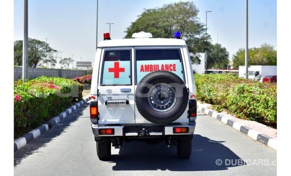 Buy Import Toyota Land Cruiser White Car in Import - Dubai in Great Comore Buy Import Toyota Land Cruiser White Car in Import - Dubai in Great Comore