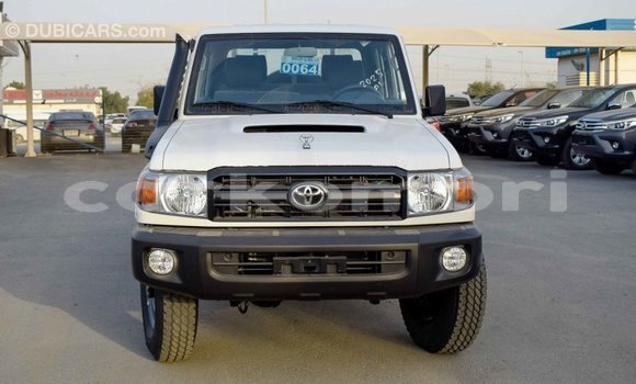 Buy Import Toyota Land Cruiser White Car in Import - Dubai in Great Comore Buy Import Toyota Land Cruiser White Car in Import - Dubai in Great Comore