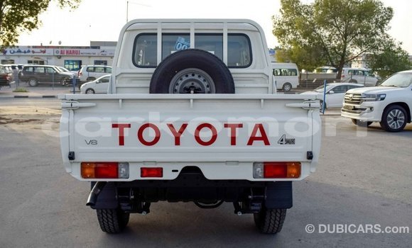 Buy Import Toyota Land Cruiser White Car in Import - Dubai in Great Comore Buy Import Toyota Land Cruiser White Car in Import - Dubai in Great Comore