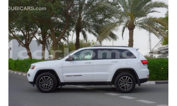 Buy Import Jeep Grand Cherokee White Car in Import - Dubai in Great Comore Buy Import Jeep Grand Cherokee White Car in Import - Dubai in Great Comore