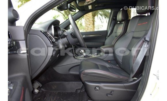 Buy Import Jeep Grand Cherokee White Car in Import - Dubai in Great Comore Buy Import Jeep Grand Cherokee White Car in Import - Dubai in Great Comore