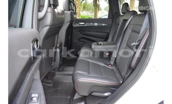Buy Import Jeep Grand Cherokee White Car in Import - Dubai in Great Comore Buy Import Jeep Grand Cherokee White Car in Import - Dubai in Great Comore