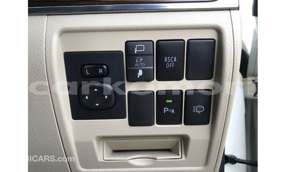 Buy Import Toyota Land Cruiser White Car in Import - Dubai in Great Comore Buy Import Toyota Land Cruiser White Car in Import - Dubai in Great Comore