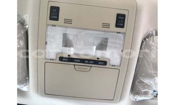 Buy Import Toyota Land Cruiser White Car in Import - Dubai in Great Comore Buy Import Toyota Land Cruiser White Car in Import - Dubai in Great Comore