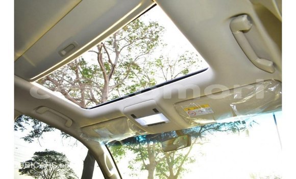 Buy Import Toyota Land Cruiser White Car in Import - Dubai in Great Comore Buy Import Toyota Land Cruiser White Car in Import - Dubai in Great Comore